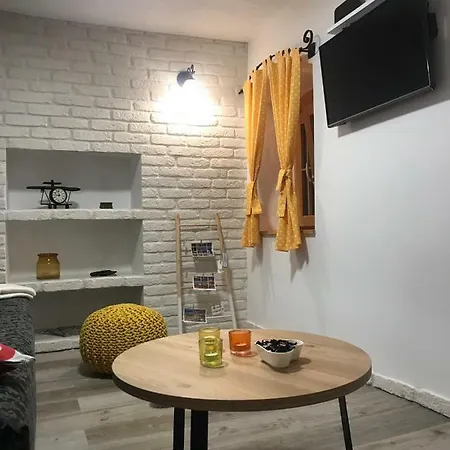 Mira's Dream,self Check-in * Split